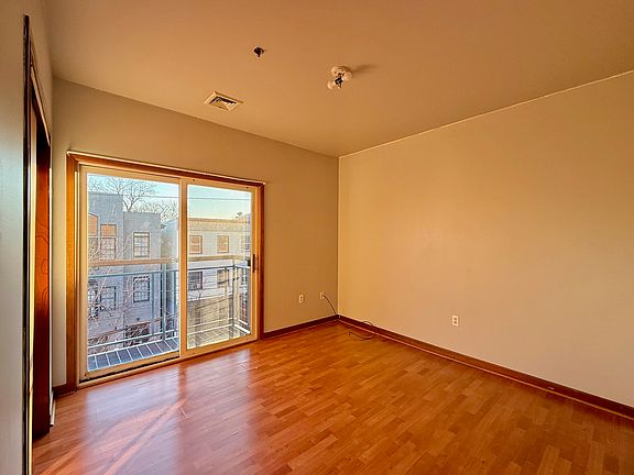 5th image of 142 Fleming Ave APT 3A