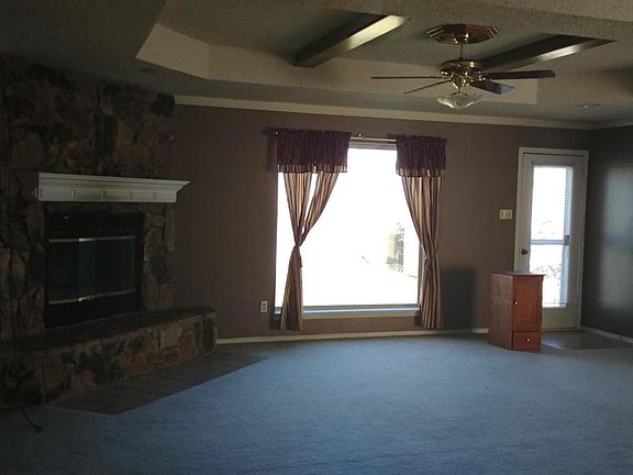 4th image of 104 Elmwood St