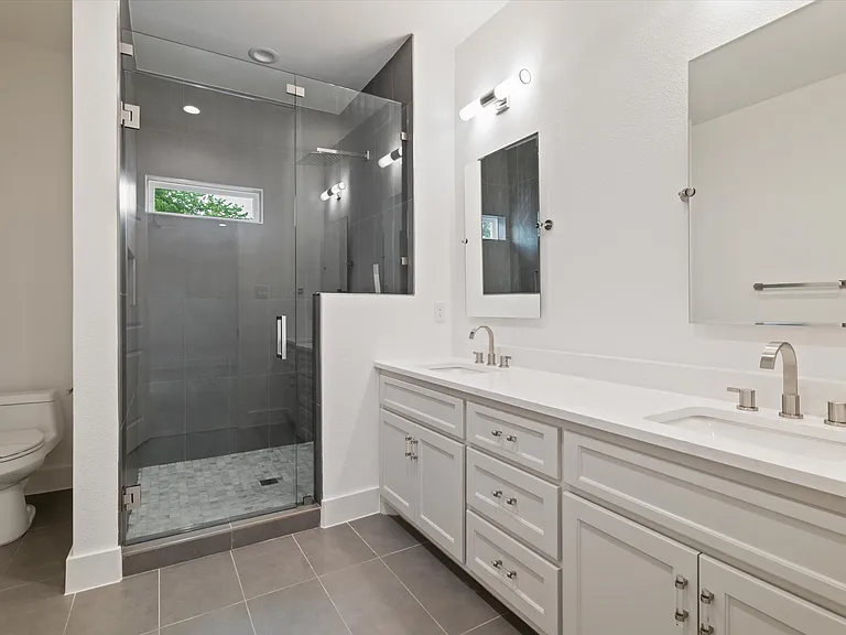 6255 Belmont Ave — Photo 34
