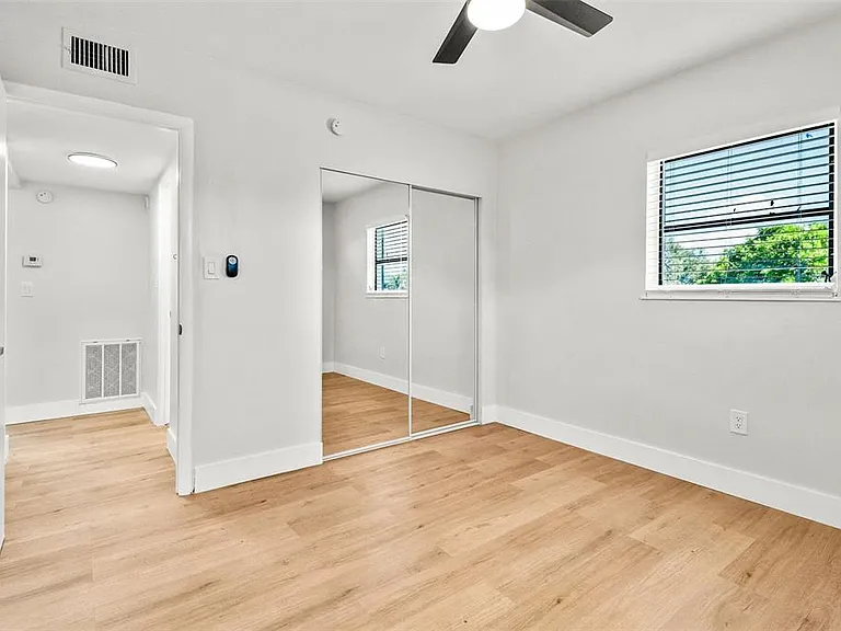 300 S Nimbus Ave #6 — Photo 10
