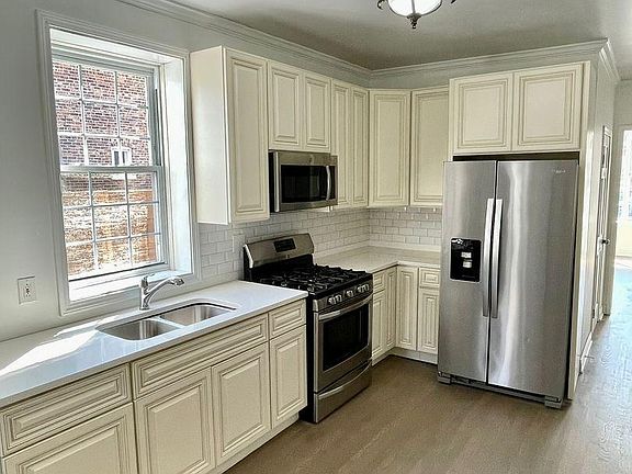 3rd image of 4431 S Richmond St #1