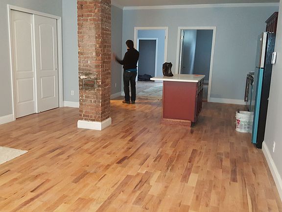 5th image of 715 E 218th St