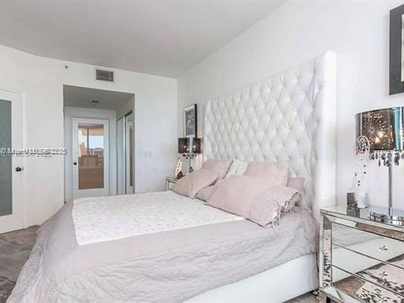5th image of 300 S Pointe Dr APT 908