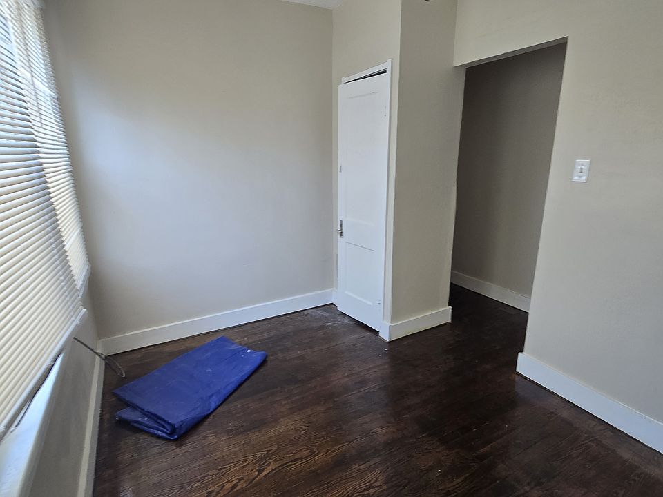 Room 3 (bedroom)