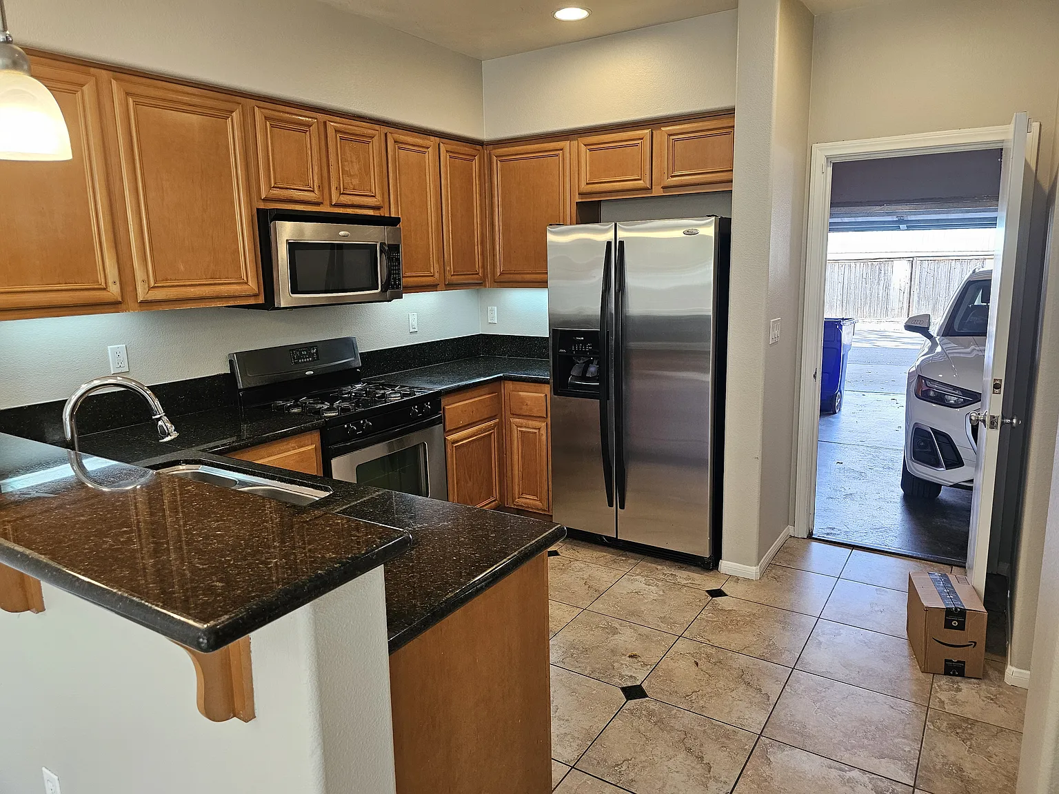 3 bed, 1379 sqft, $3,500 — Photo 4