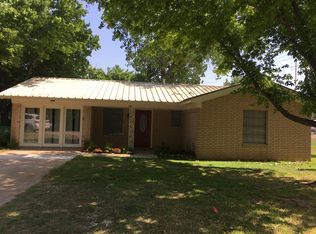 127 W McKinney St, Pilot Point, TX 76258