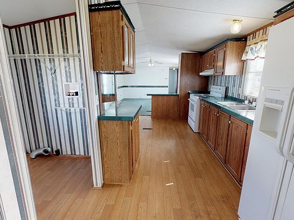 2nd image of 256 McAdam Dr