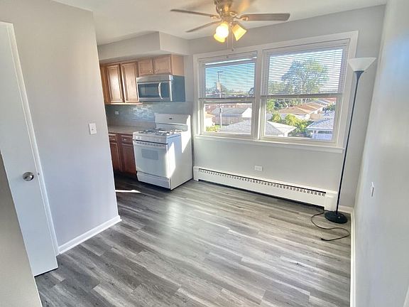 3rd image of 6939 W Gunnison St