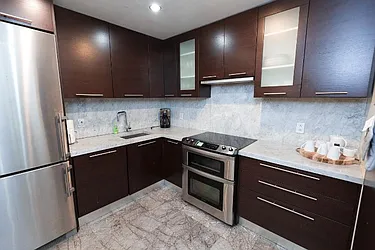 Rented by R New York