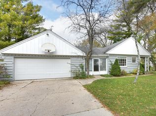 7603 N Fairchild Rd, Fox Pt, WI 53217