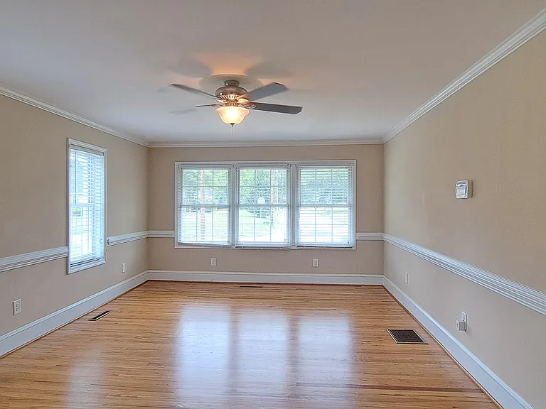 1304 Stockton Rd — Photo 9