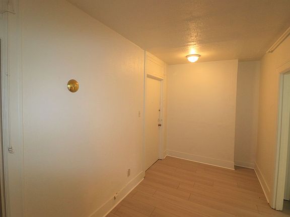 5th image of 1315 NE 47th St APT B