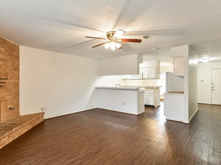 6527 La Violetta Dr — Photo 3