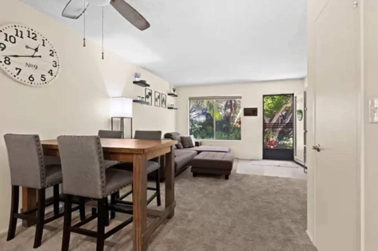 2 bed, 806 sqft, $2,550 — Photo 3