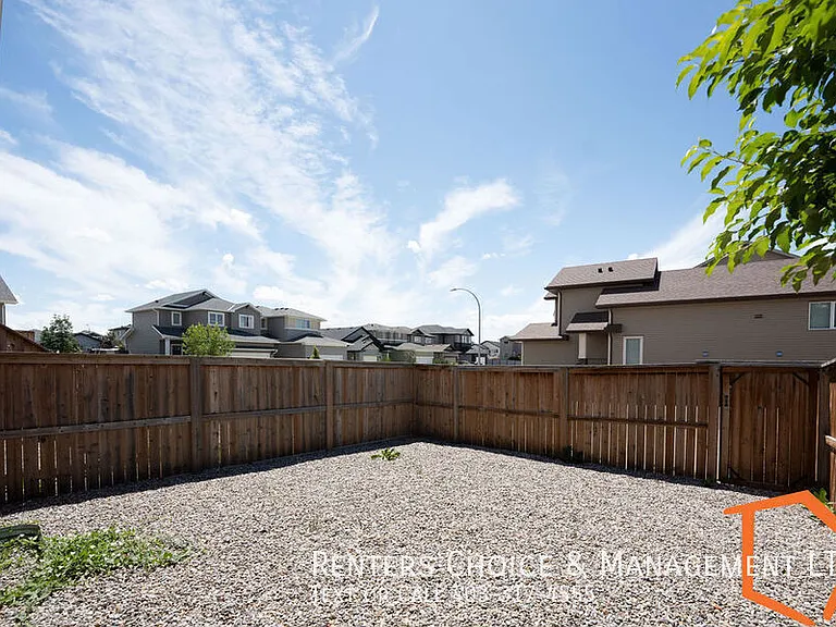 315 Northlander Bnd W #2 — Photo 10