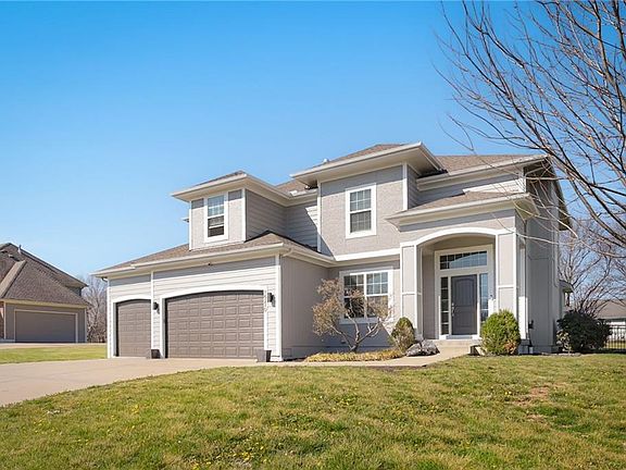 2nd image of 16210 Kentucky View Dr