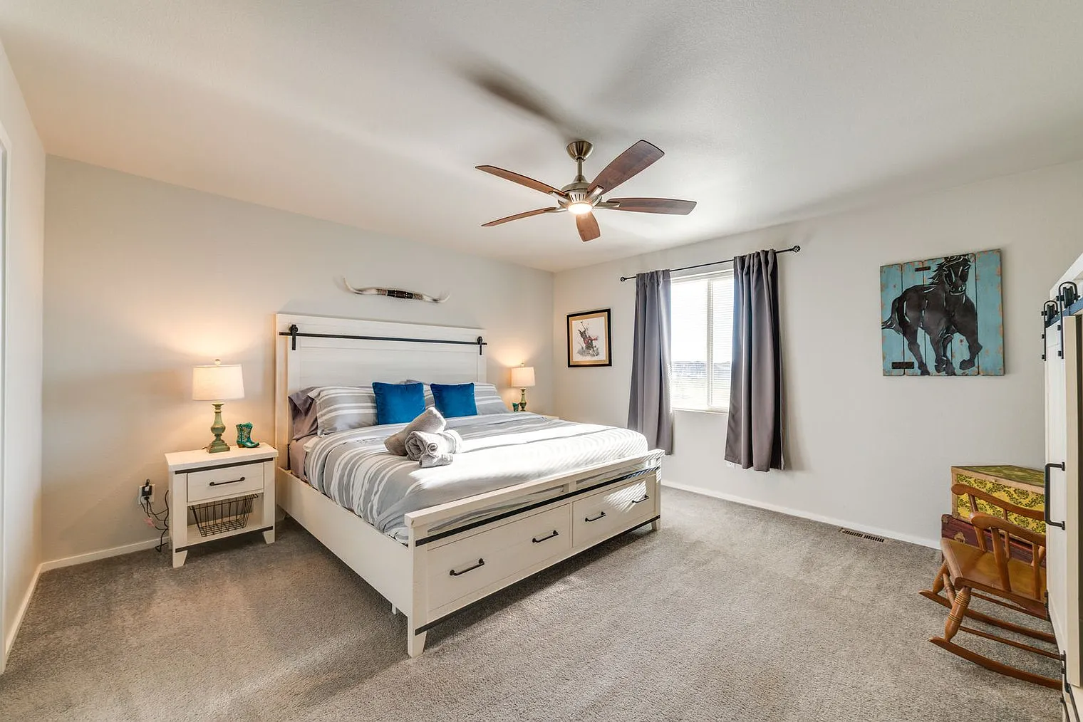 3 bed, 2.0 bath, 1894 sqft, $4,900 — Photo 4