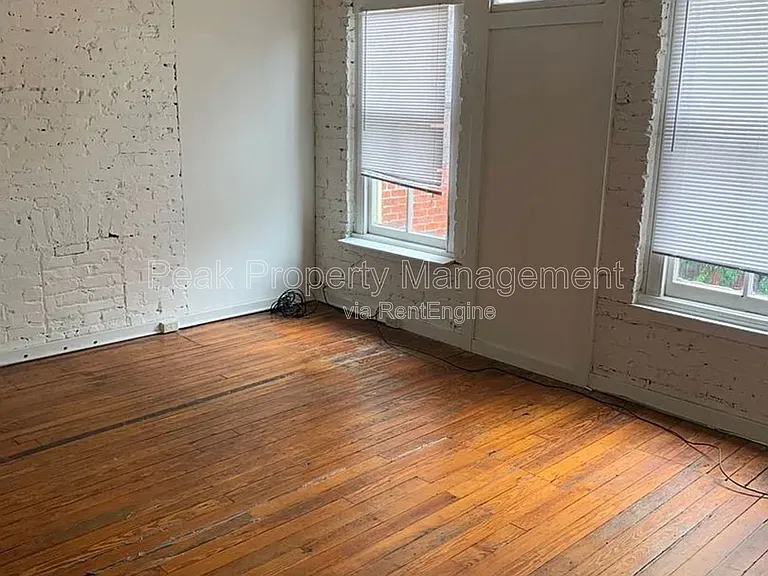 308 W Broad St #C — Photo 4