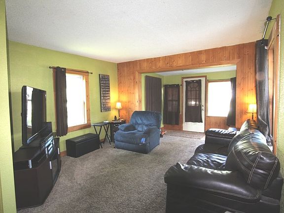 4th image of 704 4th St S
