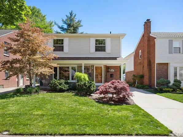 210 Robindale Ave, Dearborn, MI 48128