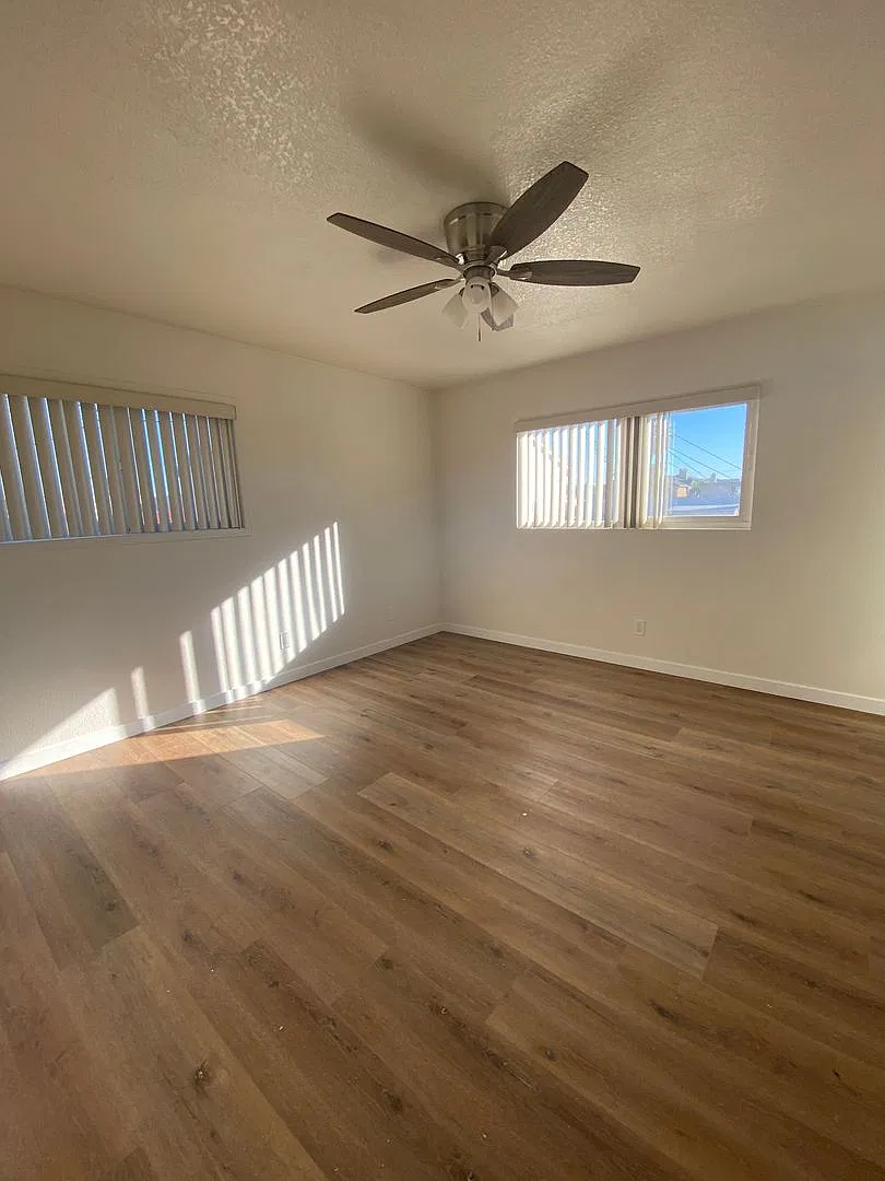 Upstairs One Bedroom Available now! — Photo 3
