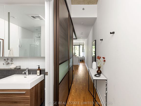 4th image of 8 Dovercourt Rd #216