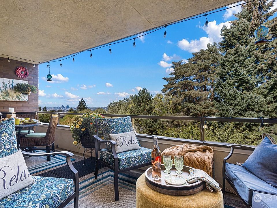 Perhaps one of the best single-level units in the complex! It features full, city views; an open lanai that allows for outdoor grilling; and private end-unit location surrounded by trees.>