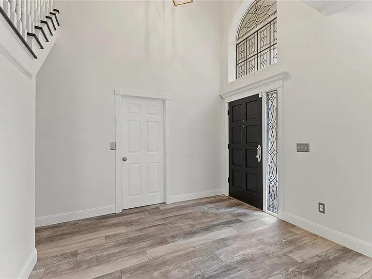 9307 Poplar Creek Ct — Photo 6