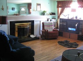 2020 E St, Springfield, OR 97477