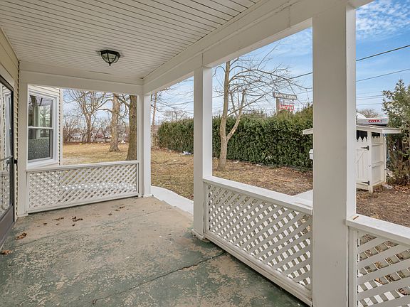 2nd image of 2089 Lockbourne Rd