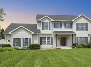 4851 W Alesci Dr, Franklin, WI 53132
