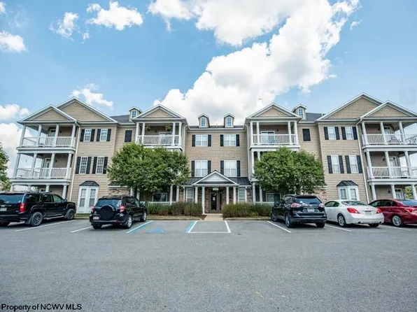 1318 Suncrest Vlg, Morgantown, WV 26505