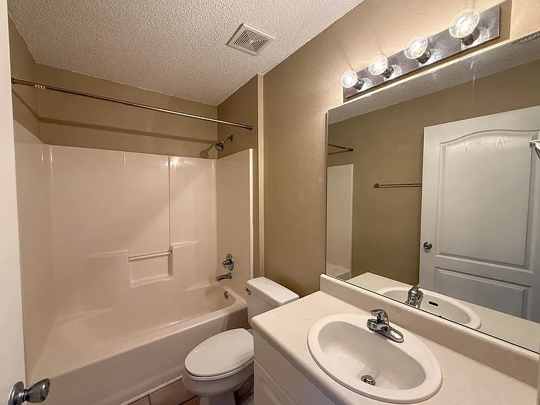 1519 Sandcliff Dr — Photo 14