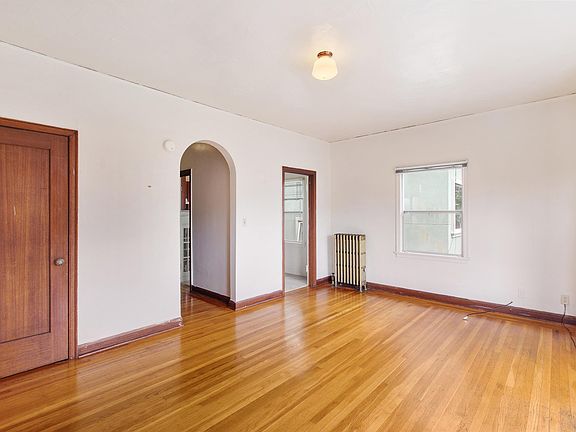 4th image of 1650 Oxford St #11161374