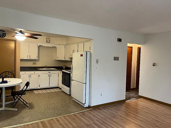 2nd image of 142 Flintridge Dr APT 7
