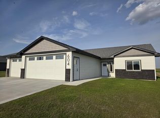 604 Wildwood Ave, Colman, SD 57017