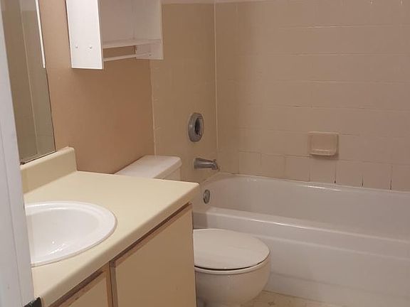 4th image of 3016 Parkway Blvd APT 312