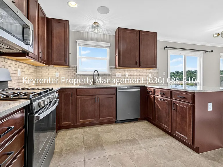 2823 Winding Valley Dr — Photo 6