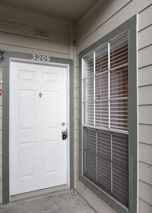 1st image of 6500 Harbor Town Dr APT 3209