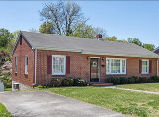 2512 Fairway Dr SW, Roanoke, VA 24015