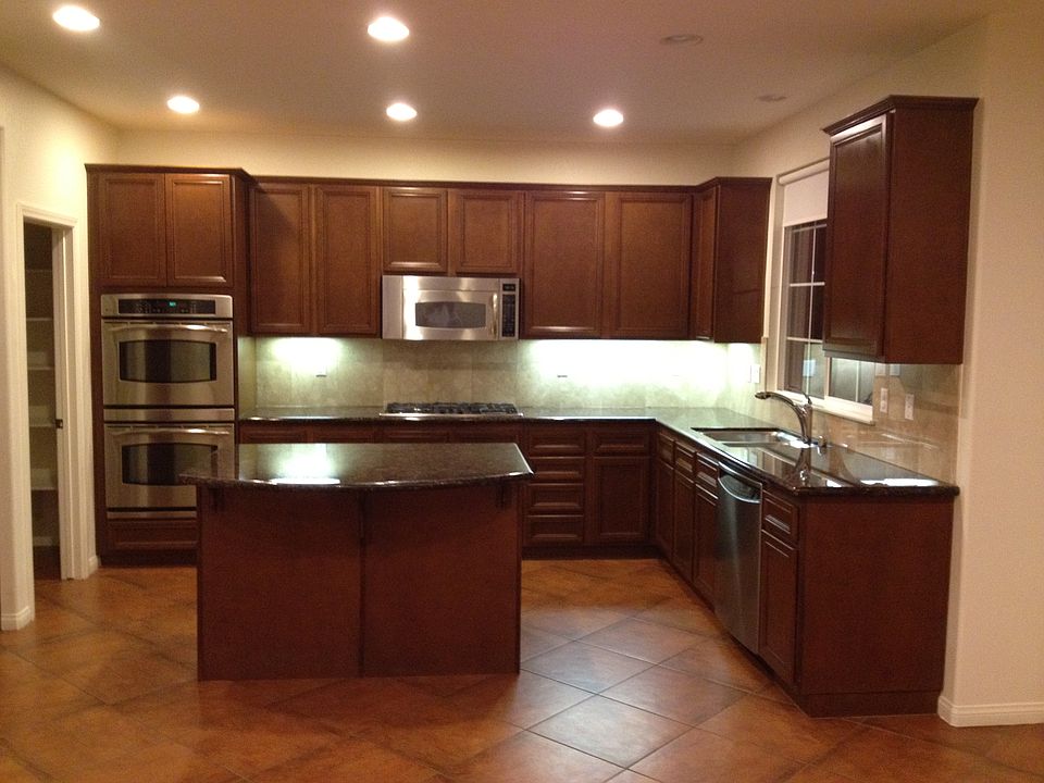 Upgraded cabinets