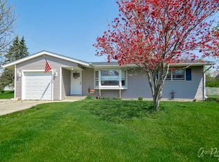 1320 Oeffling Dr, McHenry, IL 60051