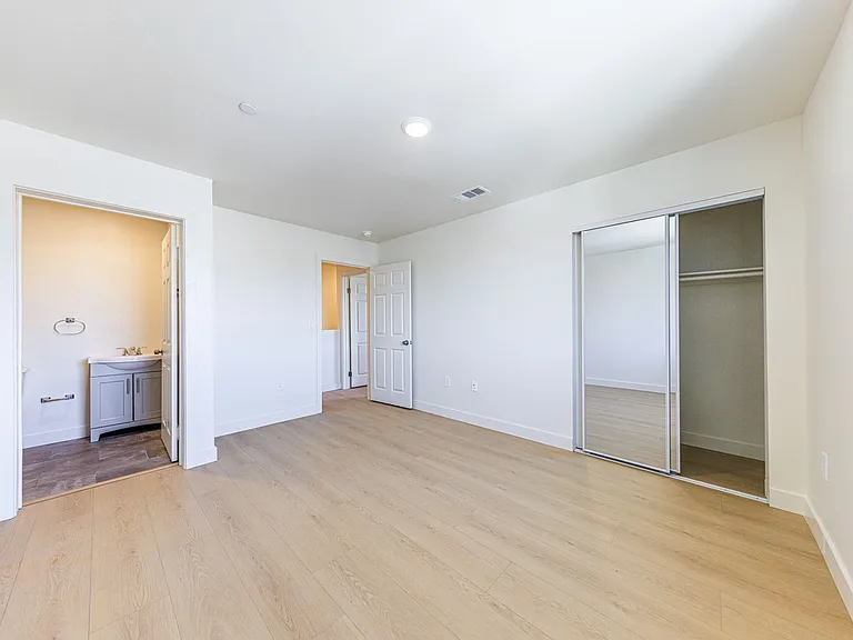1652 Murchison St — Photo 22