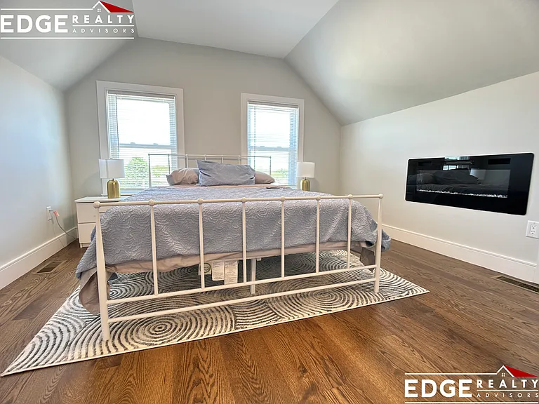 240 Palfrey St — Photo 8