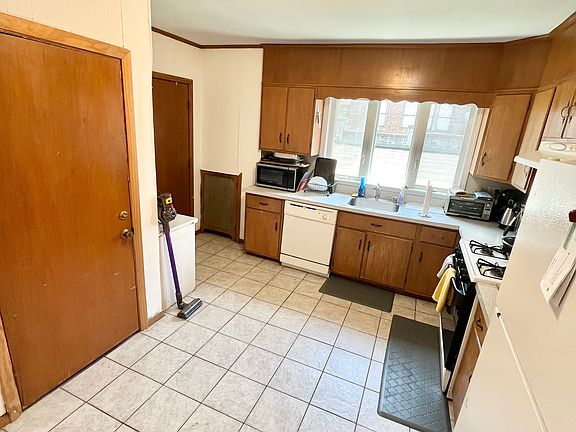 2nd image of 292 Foster St