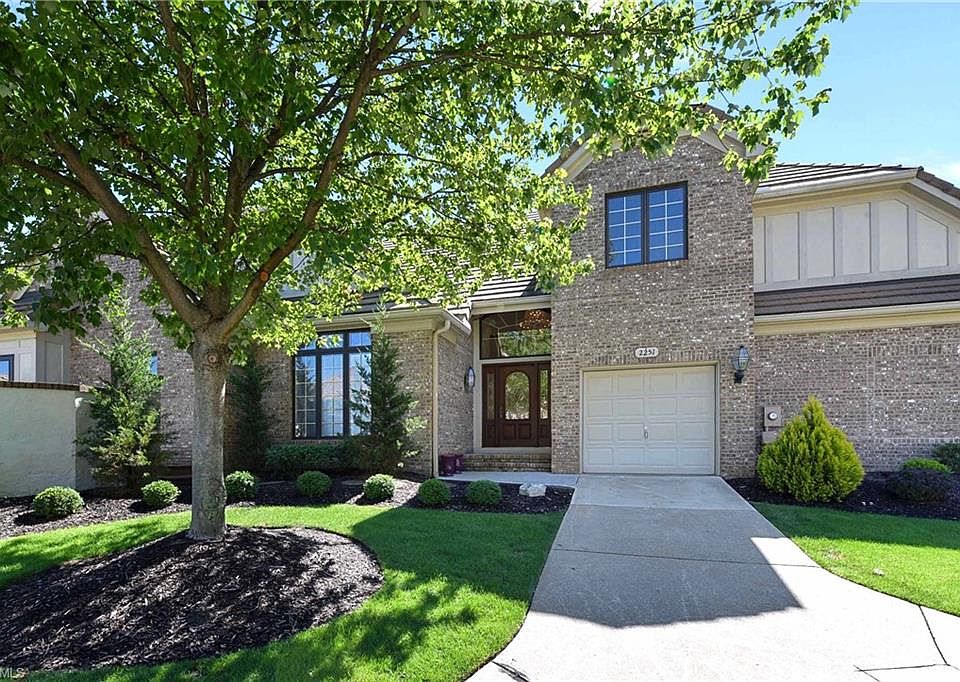 1st image of 2251 Fallen Oaks #13