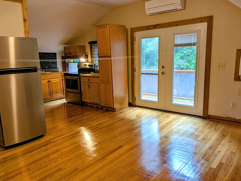2710 Bryant Rd — Photo 2