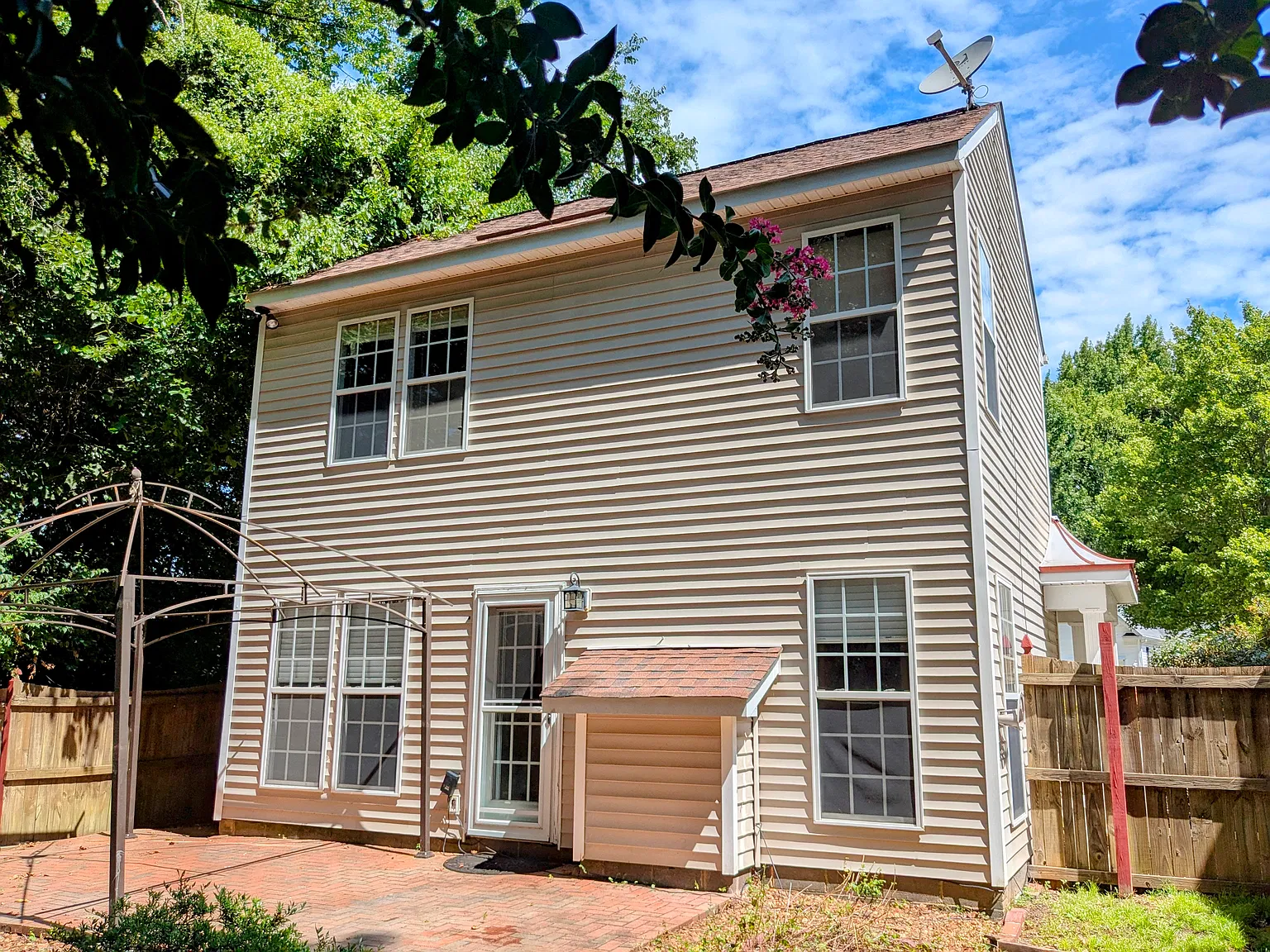 5010 Silabert Ave — Photo 3