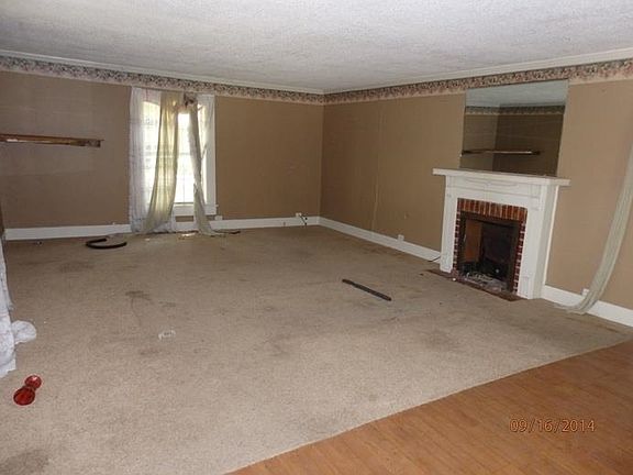 2nd image of 636 Woodland St