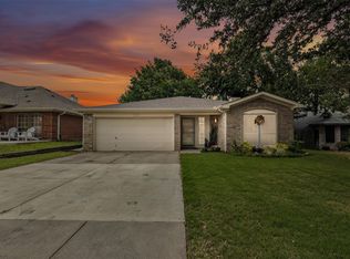 10252 Sunset View Dr, Fort Worth, TX 76108